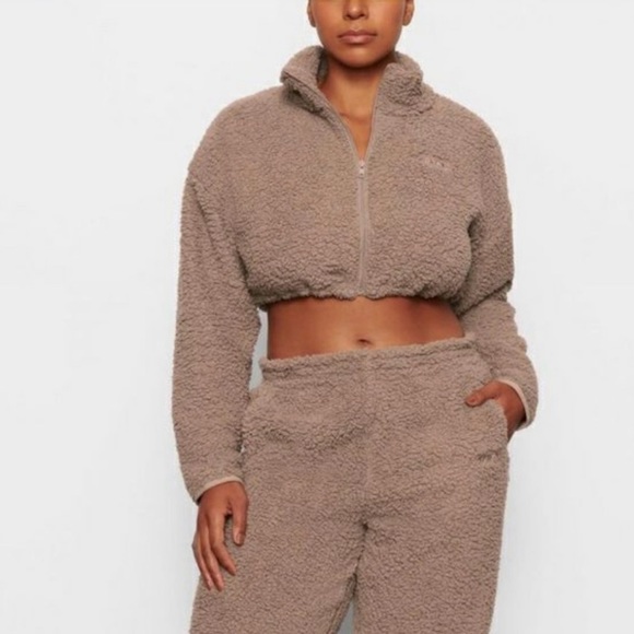 SKIMS Jackets & Blazers - SKIMS NWT Dessert Teddy High Fleece Crop Zip Up